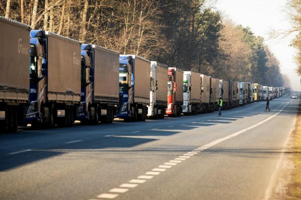 Рух вантажівок на польсько-українському кордоні заблоковано