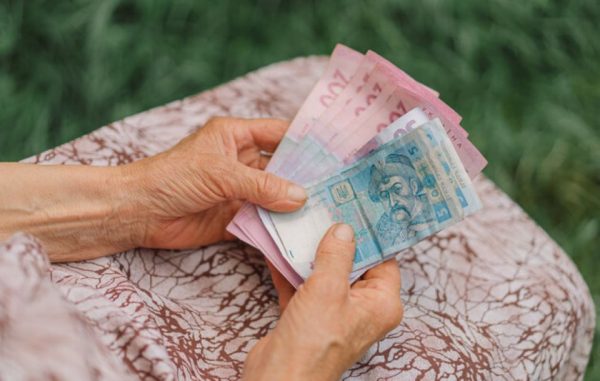 На Одещині співробітник Укрпошти півтора року привласнював пенсії людей, які перебували за кордоном