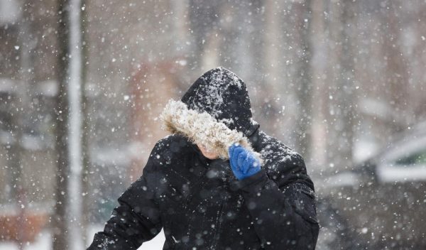 Знову сніг, пориви вітру та ожеледиця: синоптики розповіли про погоду на Одещині у найближчу добу