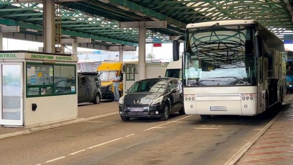 Відсьогодні на пунктах пропуску з Молдовою запрацює автобусна реформа
