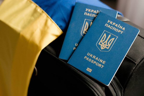 Відсьогодні вартість оформлення закордонного паспорта в Україні стала дорожчою