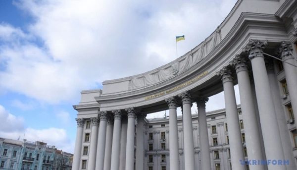 В консульствах Украины за границей остановили предоставление услуг мужчинам мобилизационного возраста