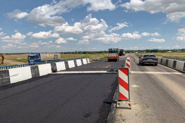 На трасі Одеса-Рені завершується ремонт моста