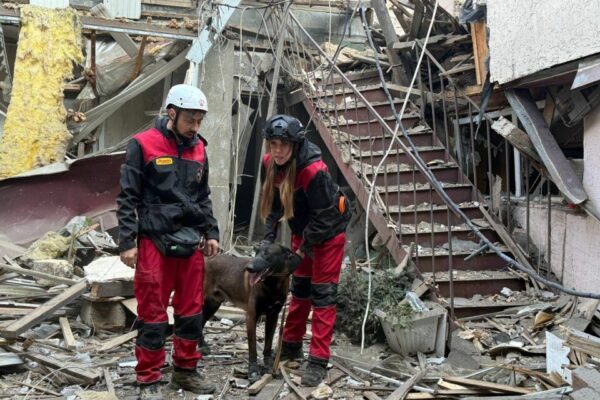 Внаслідок ворожої атаки в Одесі загинула жінка: ще одну досі шукають під завалами Внаслідок ворожої атаки в Одесі загинула жінка: ще одну досі шукають під завалами