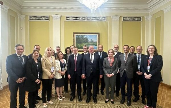До України прибула делегація послів ОБСЄ вперше за вісім років