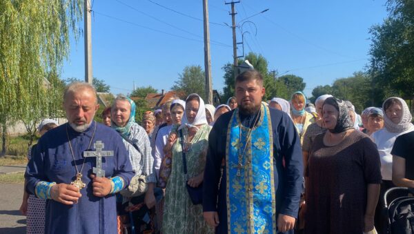 У Бессарабії розпочалася хресна хода до жіночого монастиря в Олександрівці У Бессарабії розпочалася хресна хода до жіночого монастиря в Олександрівці