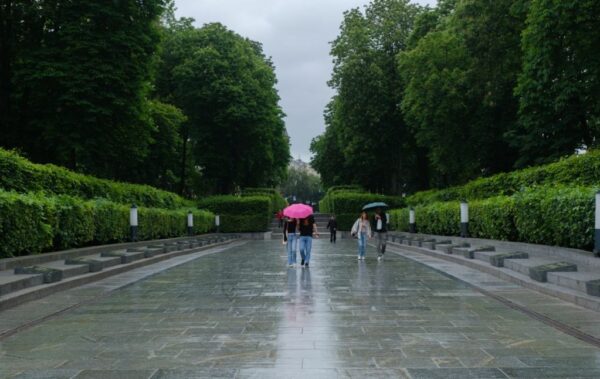 В Україну прийшло похолодання: у вихідні чекайте на дощі зі шквальним вітром В Україну прийшло похолодання: у вихідні чекайте на дощі зі шквальним вітром