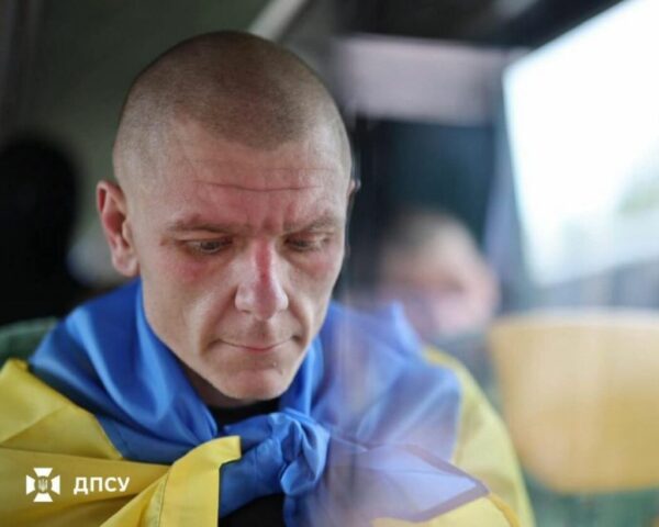 Після 3,5 років поневірянь по російських тюрмах на рідну землю повернувся воїн з Болградського району Після 3,5 років поневірянь по російських тюрмах на рідну землю повернувся воїн з Болградського району