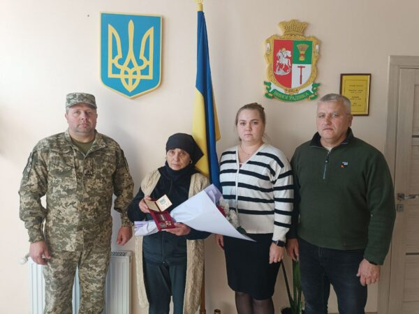 Орден «За мужність» III ступеня (посмертно) вручили родині загиблого Героя з Арцизької громади Орден «За мужність» III ступеня (посмертно) вручили родині загиблого Героя з Арцизької громади