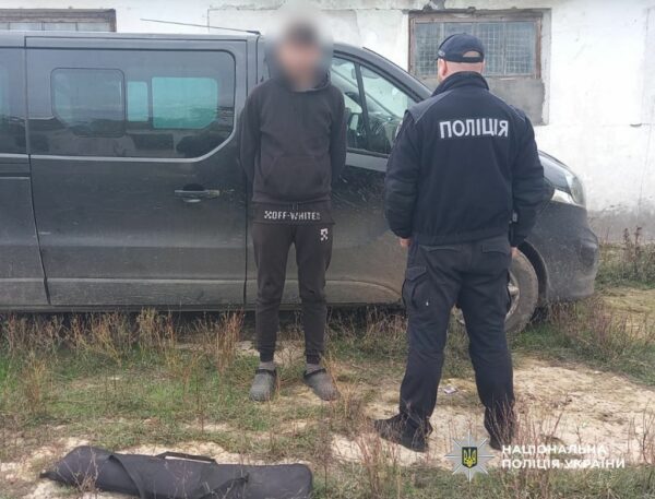 Хотів налякати: у місті Татарбунари розлючений чоловік вистрілив із рушниці в автівку подружжя