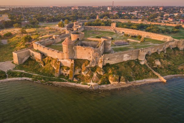 Нічний удар «шахедів» по Білгород-Дністровщині: руйнування та поранений