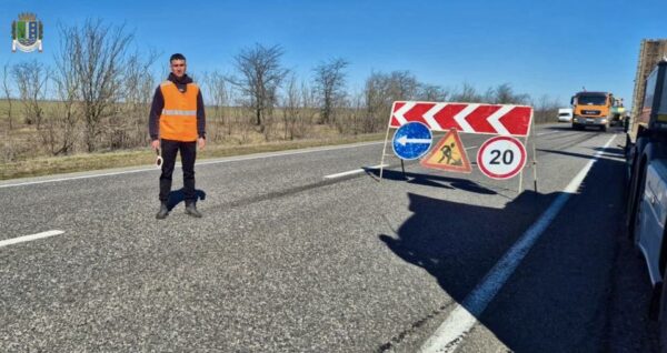 На трасі М-15 Одеса – Рені усувають дефекти дорожнього покриття