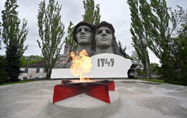 Чому 9 травня, а не 8? Звідки взявся “день перемоги” й чому СРСР так тримався за цю дату